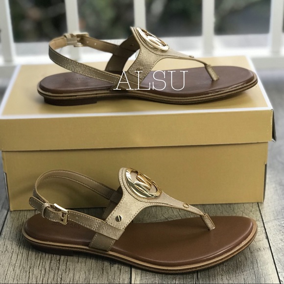 Michael Kors Aubrey Charm Thong Metallic Pale Gold - Picture 3 of 7